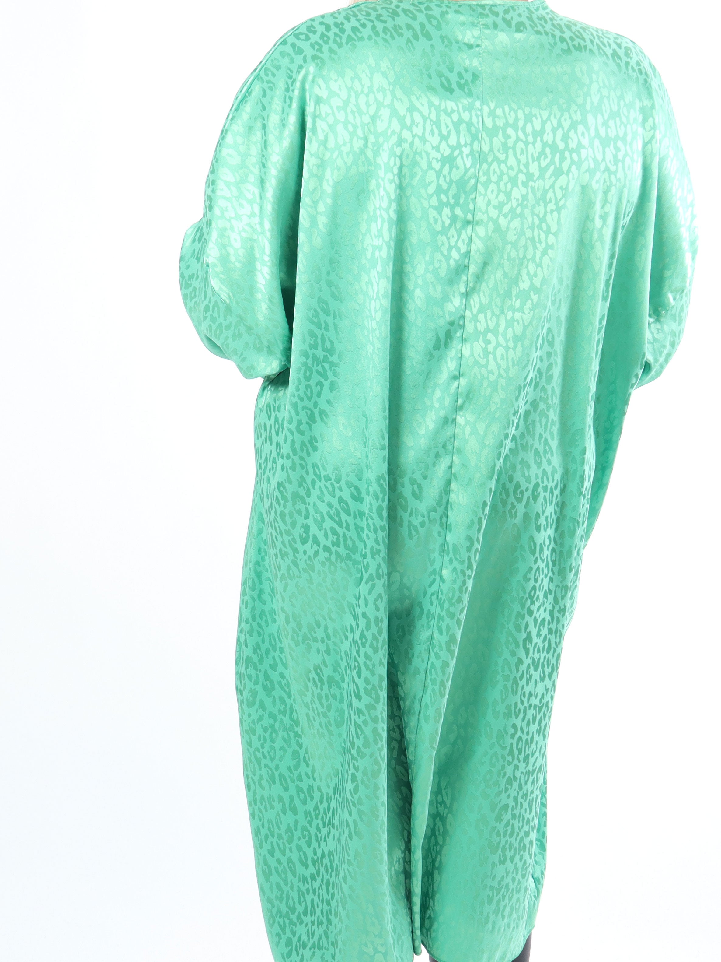 Telly - Plus size tunika med leopardpletter i silkelook